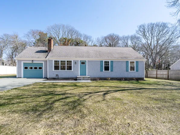 98 Wagon Lane, Hyannis, MA 02601