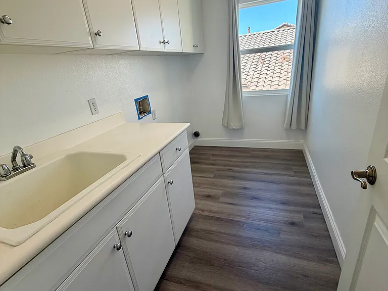 37121 Edgemont Dr — Photo 56