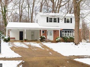 8608 Kentford Dr, Springfield, VA 22152