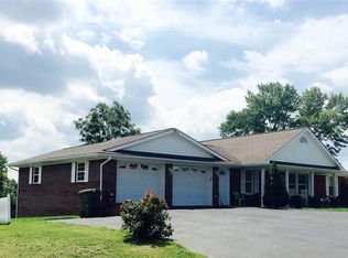 1456 Devault St, Morristown, TN 37814