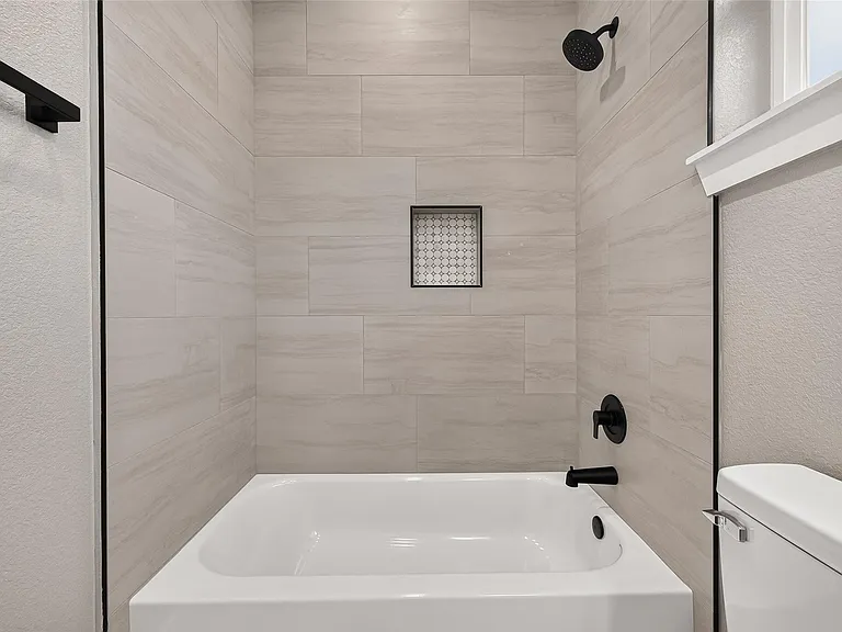 703 Carol Lynn Dr #B — Photo 30