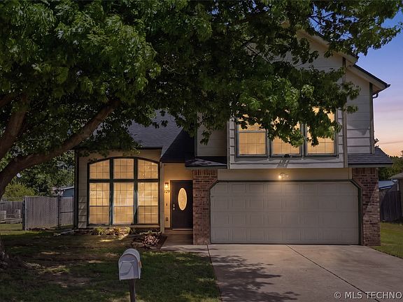 2nd image of 1509 N 26th Pl