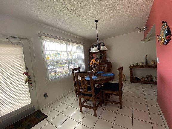 5th image of 165 Wellington Cir #J