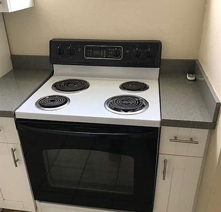 2nd image of 1712 Lauderdale Manor Dr