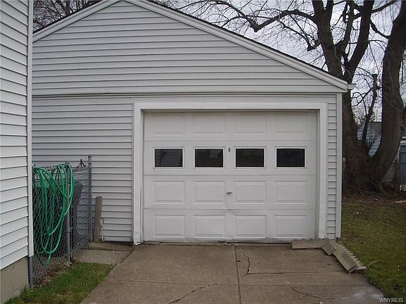 3rd image of 297 Maldiner Ave