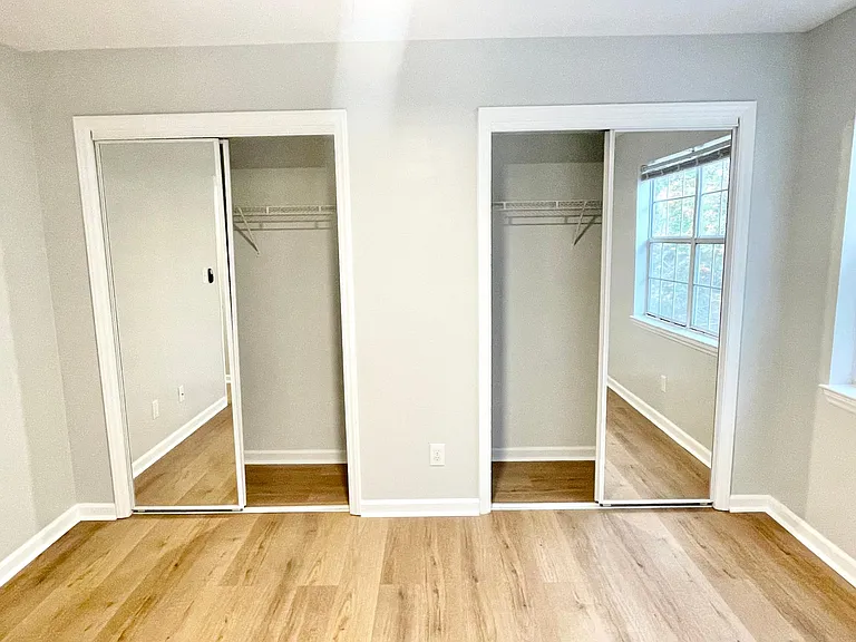 1032 Churchill Downs Ct #B — Photo 14