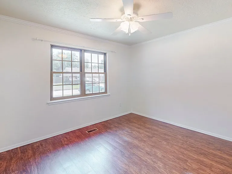 4004 S Maple Ave — Photo 19