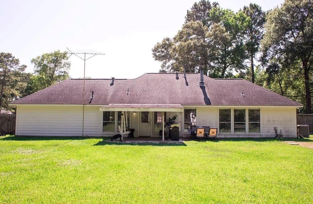 3 bed, 2.0 bath, 1400 sqft, $2,195 — Photo 4