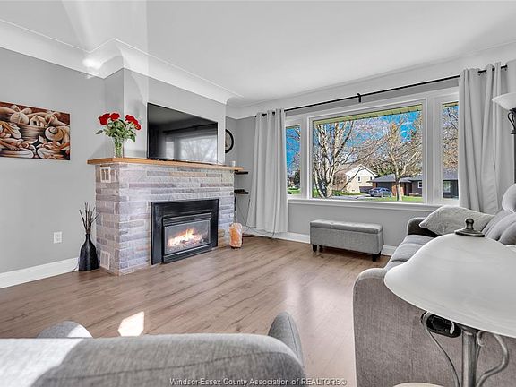 4th image of 42 Grace Ave