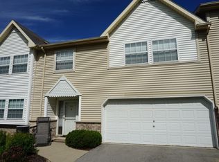 390 Dustin Dr, Brookfield, WI 53045