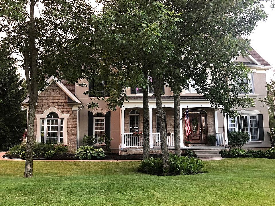 1st image of 9027 Stonebriar Dr