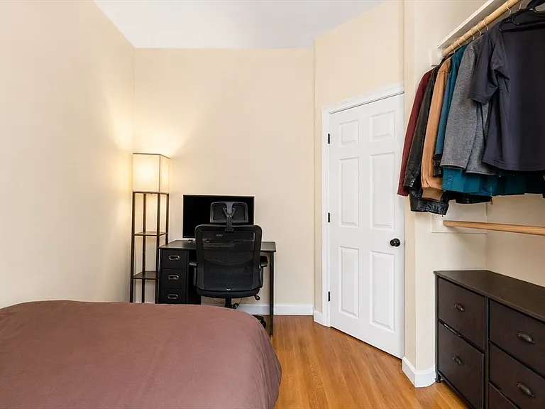 28 Phillips St #A — Photo 8