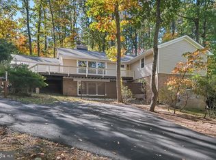 6829 Cherry Ln, Annandale, VA 22003