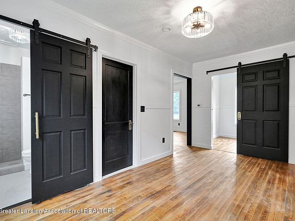 5th image of 2216 Sunnyside Ave