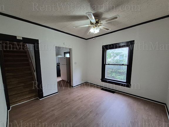 3rd image of 1020 Columbia St