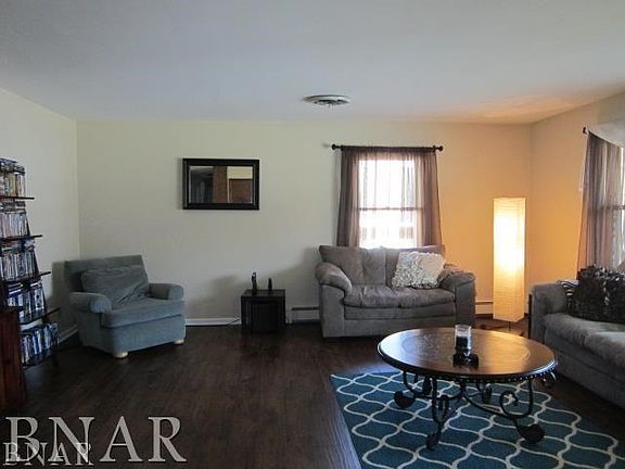 3rd image of 704 Northway Ln