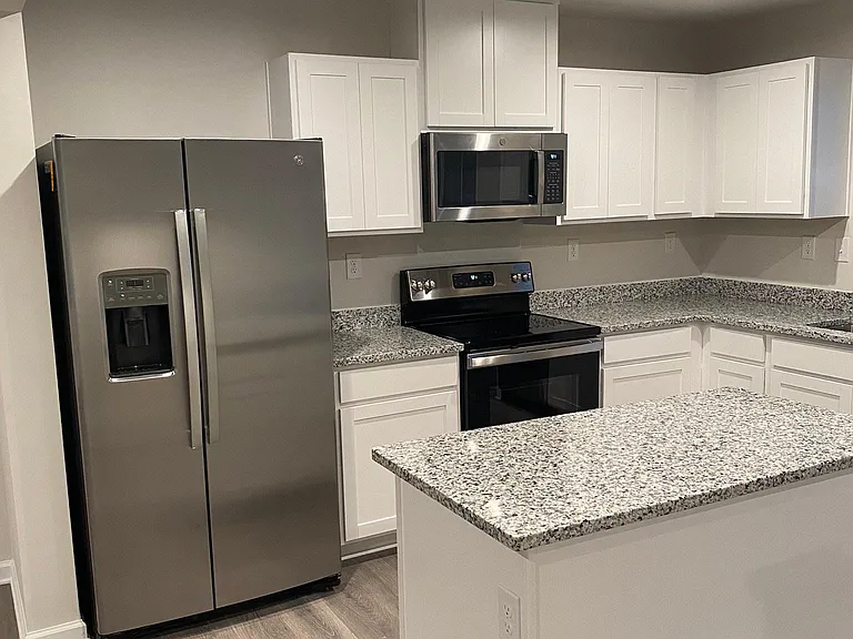 116 Nelson Ln #116 — Photo 3