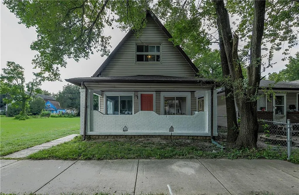 750 N Holmes Ave photo 1