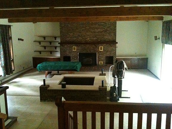 Great Room w/Fireplace