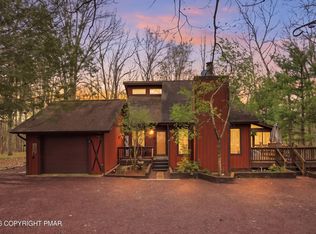 282 Blue Ridge Dr, Canadensis, PA 18325
