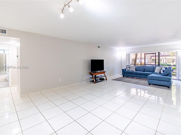 4th image of 601 Ives Dairy Rd APT 101-8