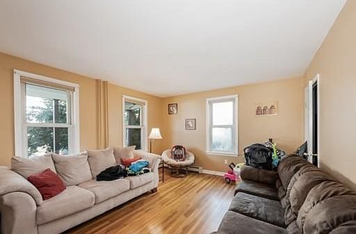 3rd image of 456 Medford St