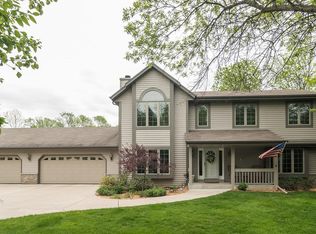 6140 S Martin Rd, New Berlin, WI 53146