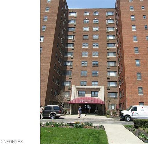 1st image of 11720 Edgewater Dr APT 304