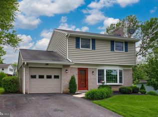 1025 Hermosa Ave, Lancaster, PA