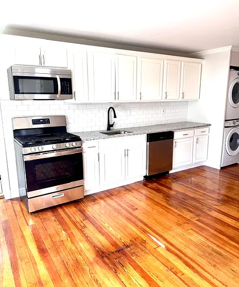 215 State St #D — Photo 3