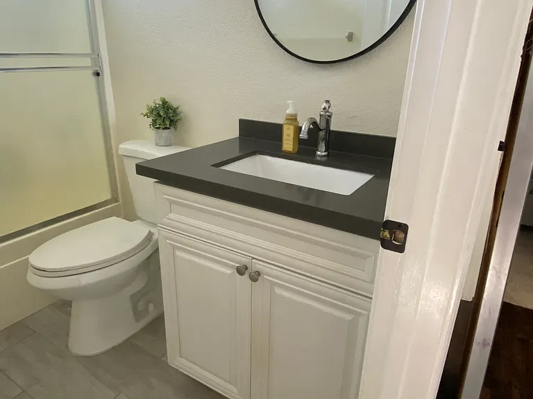 Secondary Full Bathroom