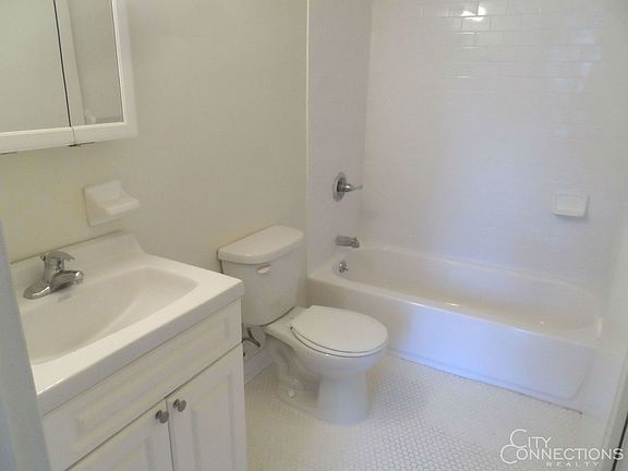4th image of 310 W 47th St APT 5A