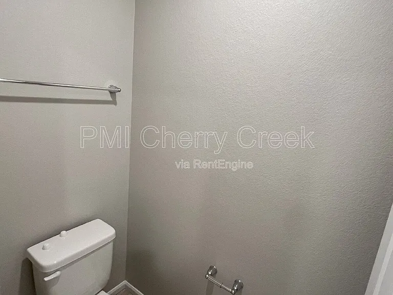 741 N Tempe St — Photo 22