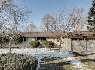 1055 Christopher Ct, Oconomowoc, WI 53066