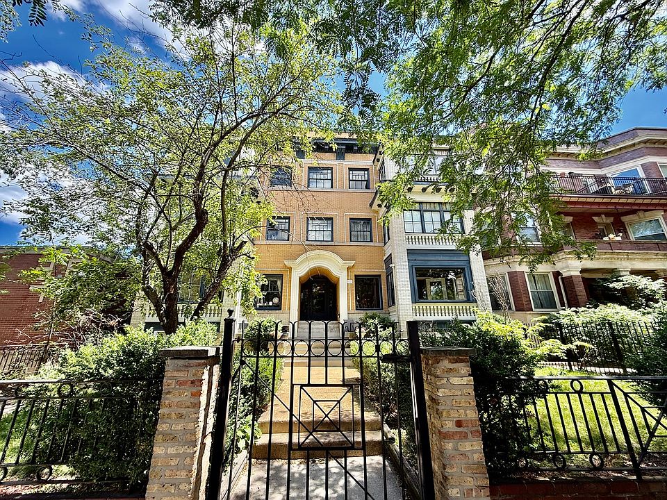 1st image of 4149 N Sheridan Rd #1