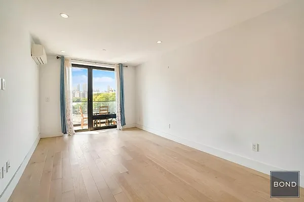 Rented by Bond New York | media 5