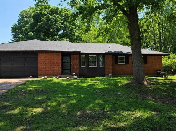 8951 Rene St, Lenexa, KS 66215