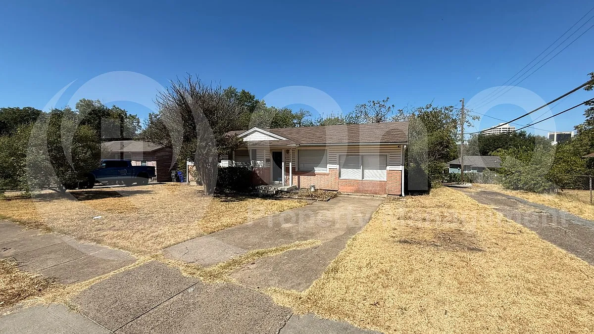 3 bed, 1.0 bath, 1174 sqft, $1,650 — Photo 3