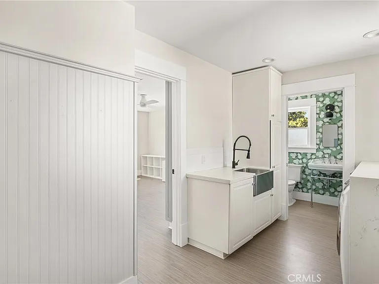 390 N Cambridge St — Photo 15
