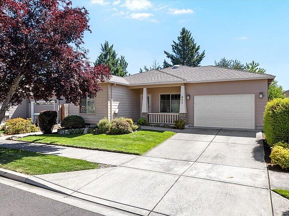 2nd image of 821 Isherwood Dr