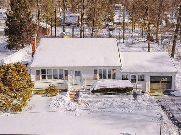 2nd image of 82 Sleight Plass Rd