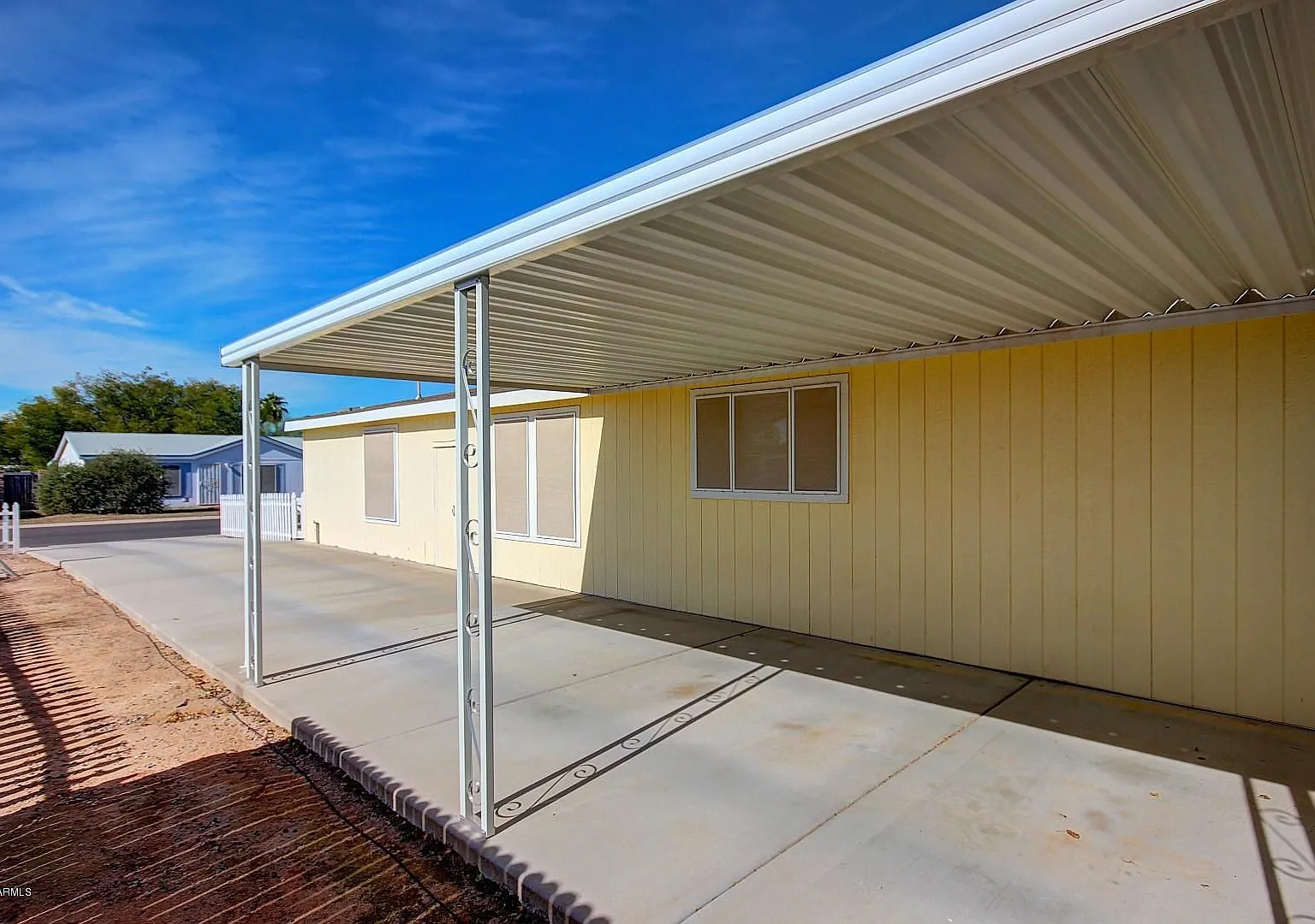 Nice 3 bed 2 bath modular home in East Mesa! — Photo 4