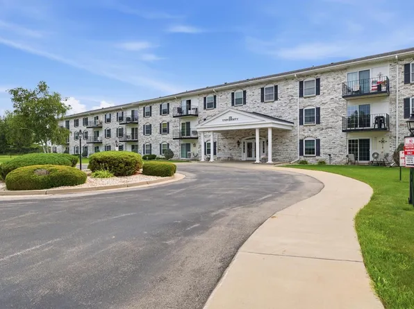 151 N University DRIVE #320, West Bend, WI 53095