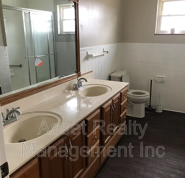 218 Britton Dr — Photo 11