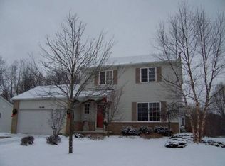 9048 Posey Dr, Whitmore Lake, MI