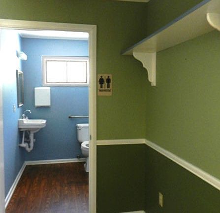 4th image of 207 E Brazos St
