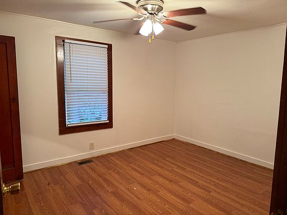 4th image of 513 Anton St