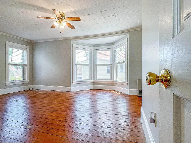 27 Brentwood St #2 — Photo 8