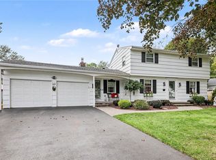 277 Countryshire Dr, Greece, NY 14626