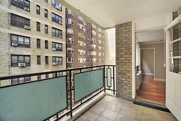 Rented by Corcoran | media 35